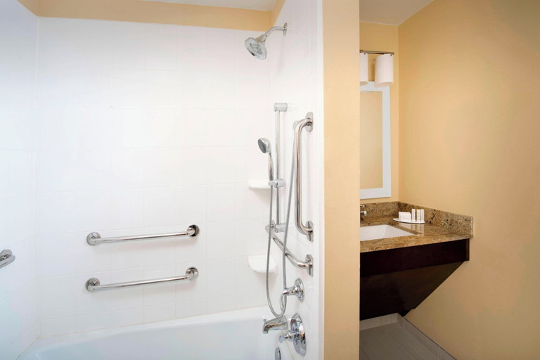 Bathroom 4, Towneplace Suites Eagle Pass, Maverick