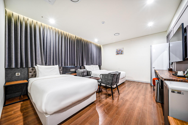 Bedroom 15