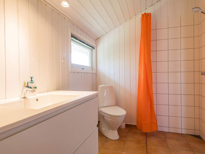 Bathroom 3, Inviting Holiday Home in Fano, Fanø