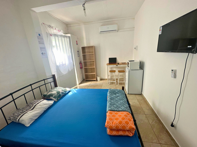 Bedroom 2, AZUR HOTEL, Saint-Denis