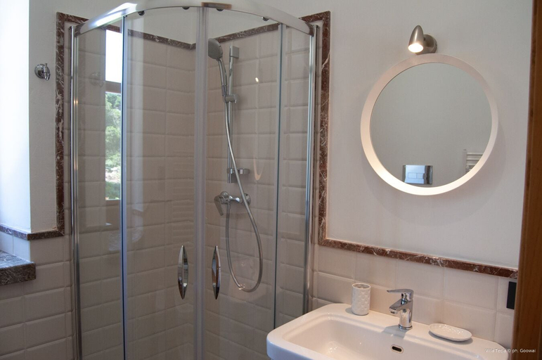 Bathroom, Villa Tecla, Messina