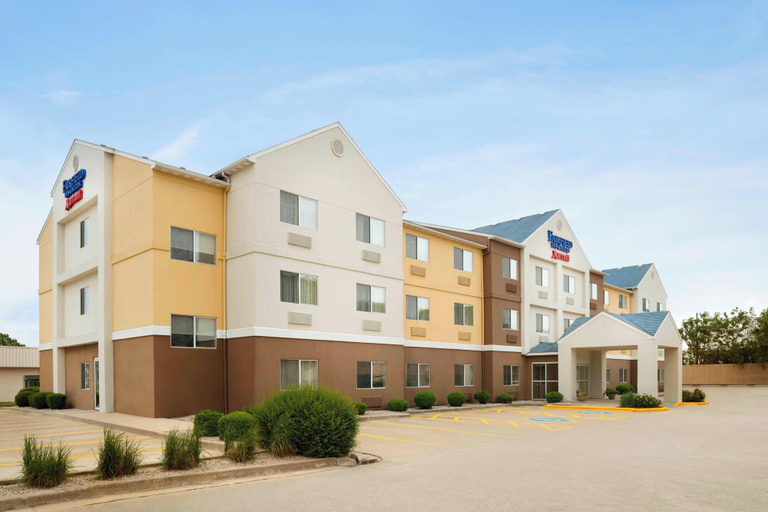 Exterior & Views 2, Fairfield Inn & Suites by Marriott Champaign, Champaign