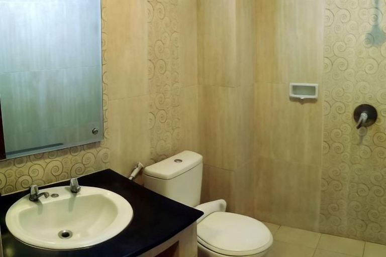 Bathroom 18