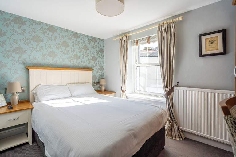 Bedroom 2, Penhelig Arms, Gwynedd