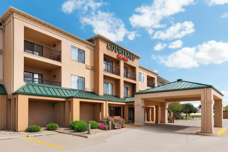 Courtyard Bloomington Normal, McLean