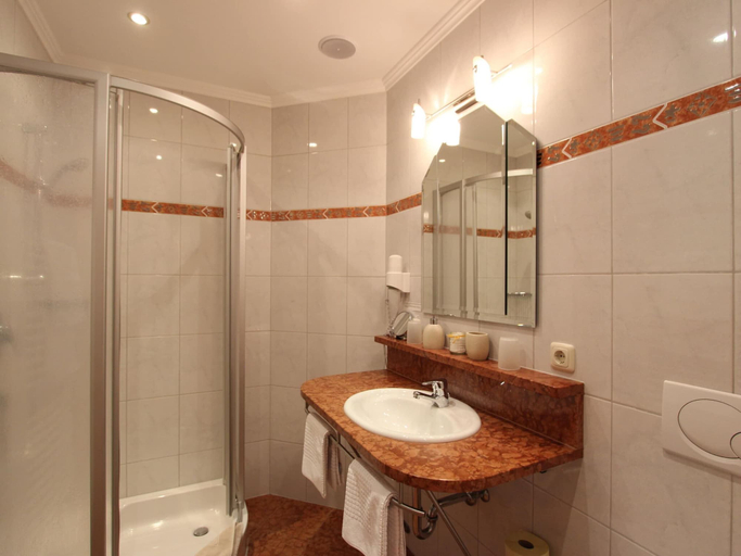 Bathroom 4, Modern Apartment in Fieberbrunn With Terrace, Kitzbühel