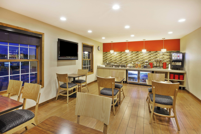 Food & Drinks 5, TownePlace Suites Detroit Sterling Heights, Macomb