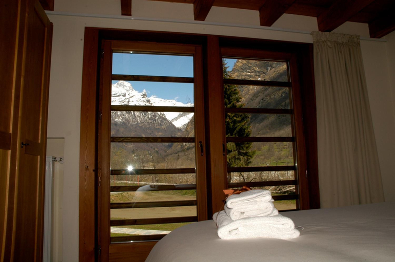 Bedroom 9