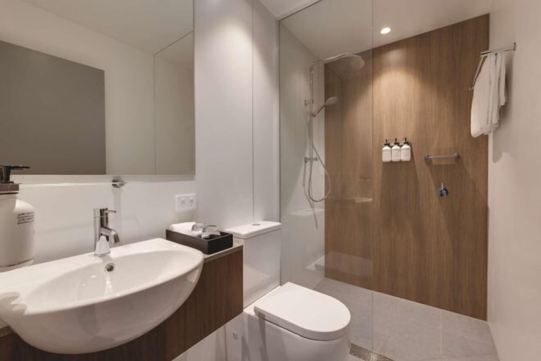Bathroom 13