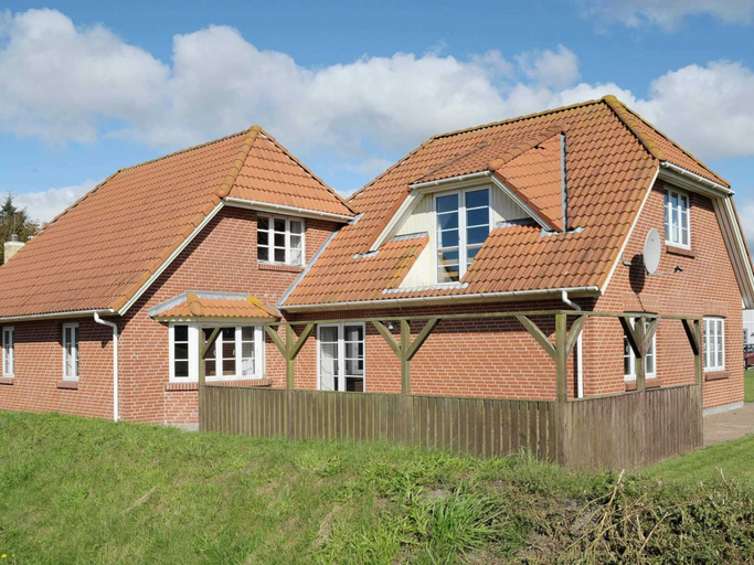Exterior & Views, 4 Star Holiday Home in Blavand, Varde