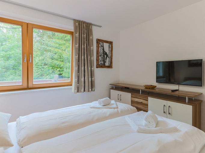 Bedroom 4, Stylish Apartment in Ellmau With Mountain View, Kufstein