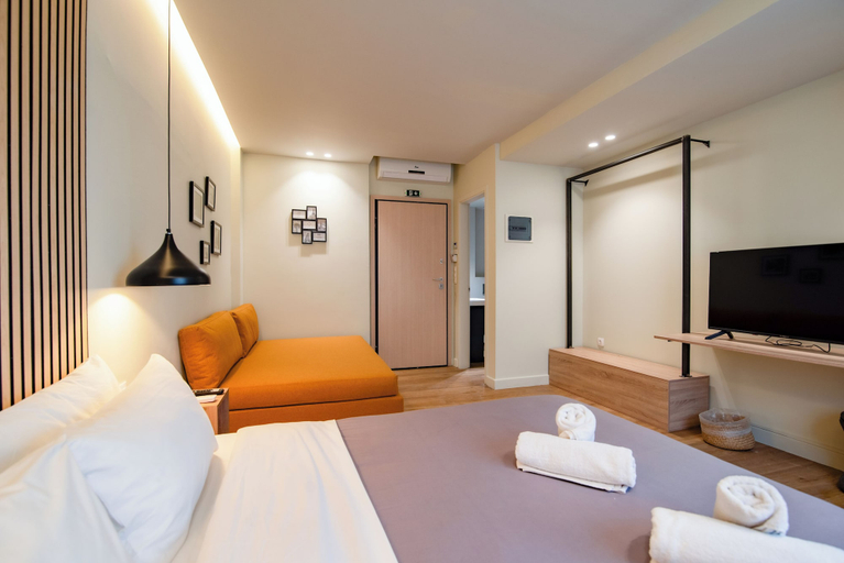 Bedroom 3, Still Athens, Attica