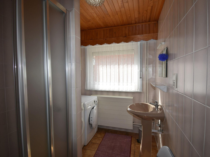Bathroom 4, Elegant & Peaceful Holiday Retreat in Peer, Limburg