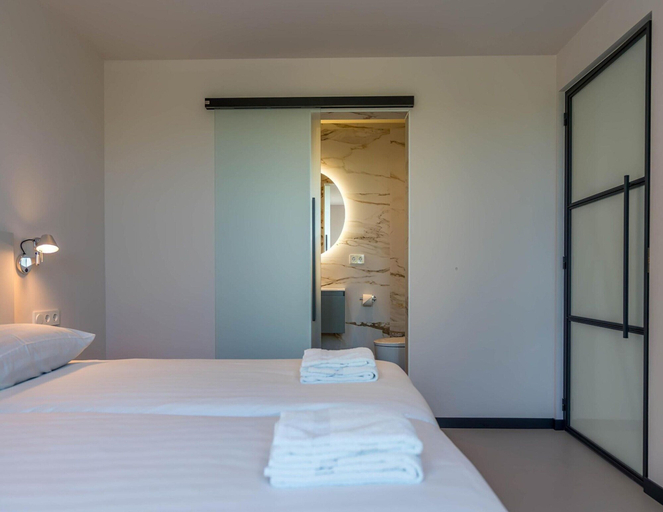 Room 4, Energy-neutral Villa for 2 People, Texel
