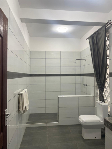 Bathroom 4, Shimoni Reef Lodge, Lungalunga