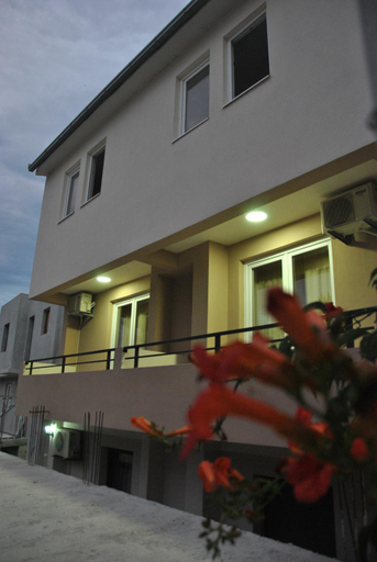 4, Haamel Apartment