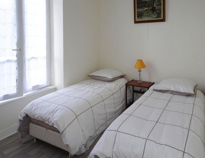 Room 5, Apartment in Fouesnant by Sandy Cove, Finistère