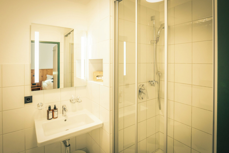 Bathroom 3, Posthotel Lechtal, Reutte