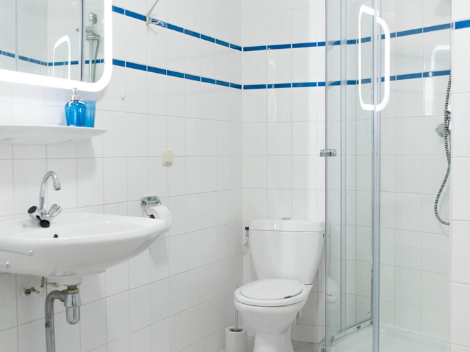 Bathroom 2, Residence Juliana 14, Holiday Apartment, Den Helder