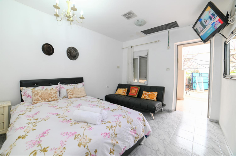 Others 3, Domos Tiberias - Heated pool דומוס טבריה- בריכה מחוממת דקת הליכה לממד