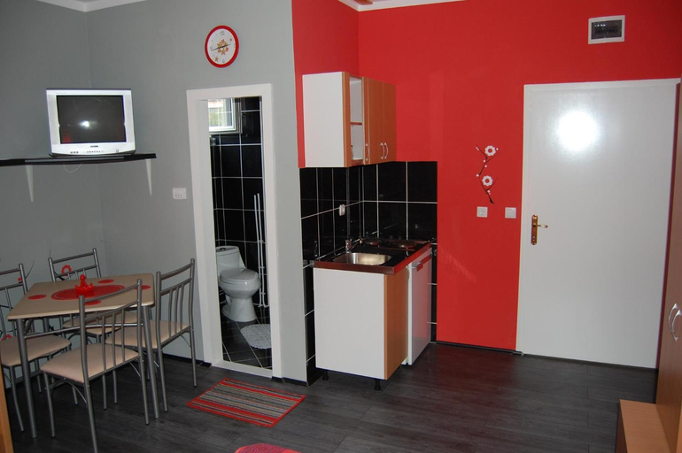 Others 2, Green House Adults Only, Irig