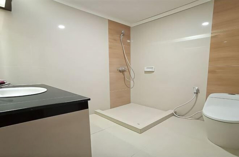 Bathroom 6