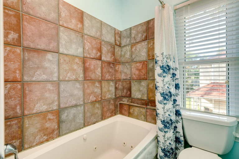 Bathroom 4, Tortuga Inn, Galveston