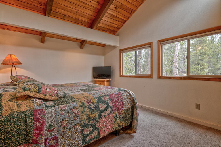 Bedroom 3, Jackpine Lane 8, Deschutes