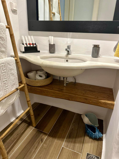Bathroom, Raffar luxury houses Psarou, South Aegean