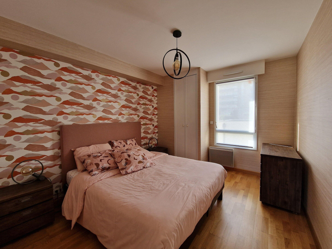 Bedroom 3, Comfortable Apartment, 50 m Sandy Beach, Côtes-d'Armor