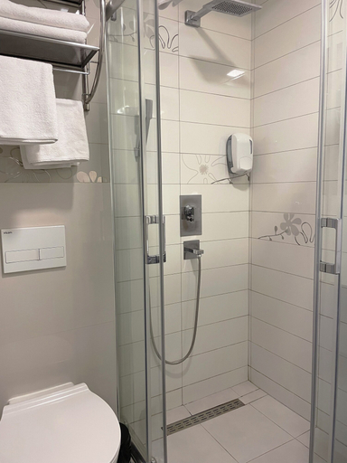 Bathroom 3, Sienna Residence