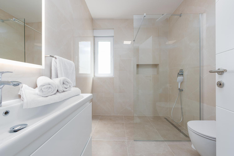 Others 2, Apartments Menalo Elegance, Nin