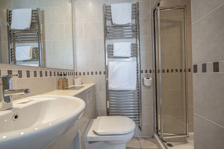 Bathroom 3, Penhelig Arms, Gwynedd