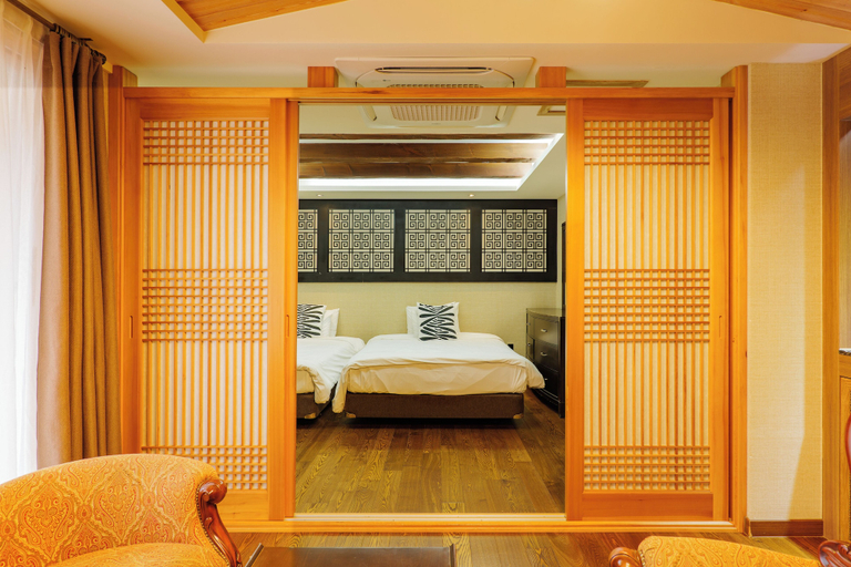 Bedroom 3, Hansan Marina Hotel & Resort, Tongyeong