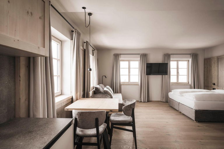 Bedroom 2, HOFERGUT Suites & Apartments, Bolzano