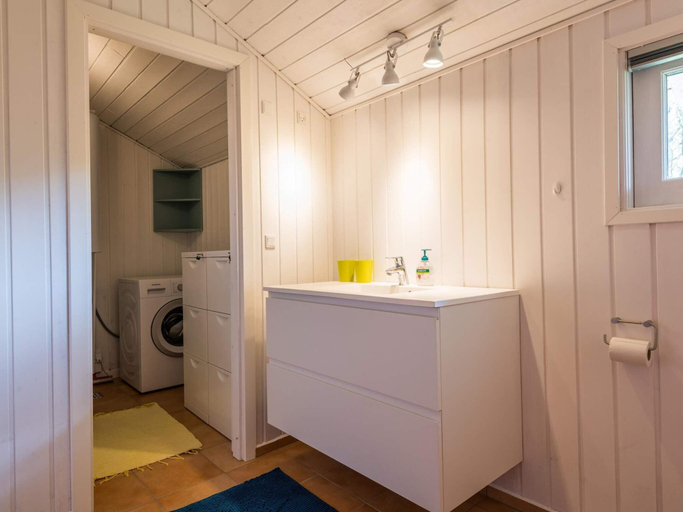 Bathroom 3, Apartment with terrace in a holiday park, Fanø