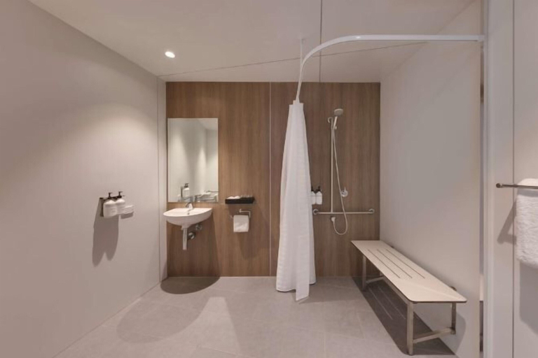 Bathroom 10