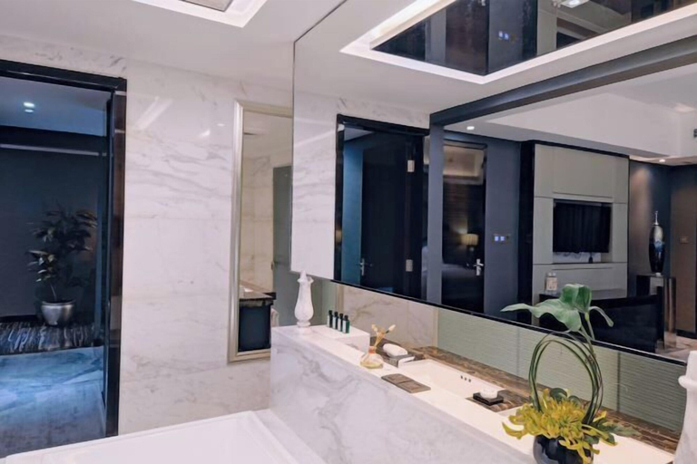 Bathroom 22