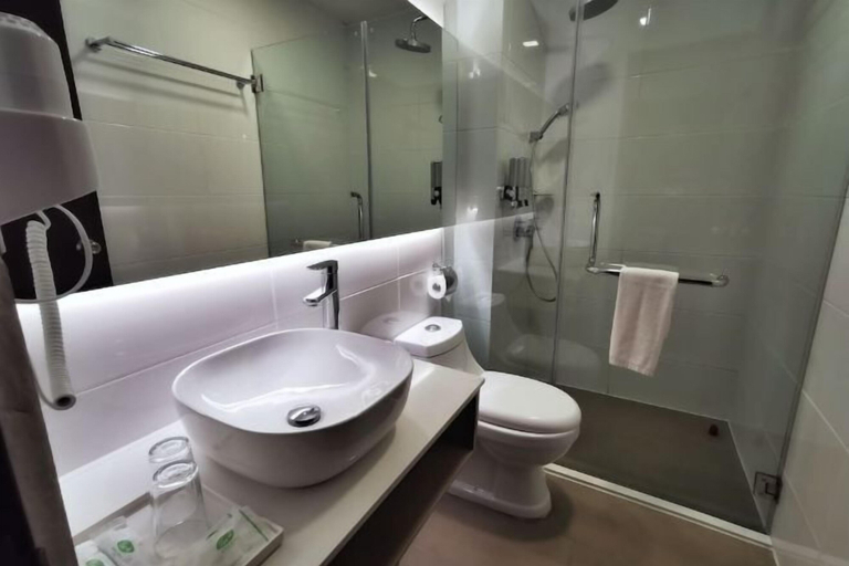 Bathroom 11