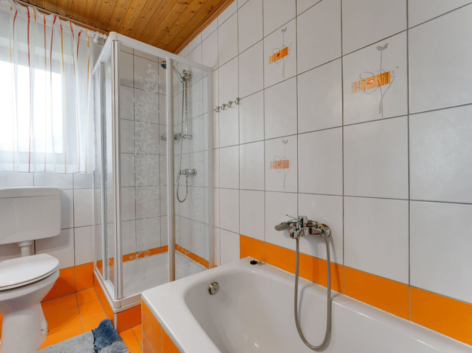 Bathroom 3, Chalet in Eberstein near Saualpe Ski Area, Sankt Veit an der Glan