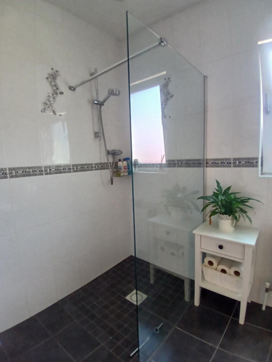 Others 5, Tinnock B&B