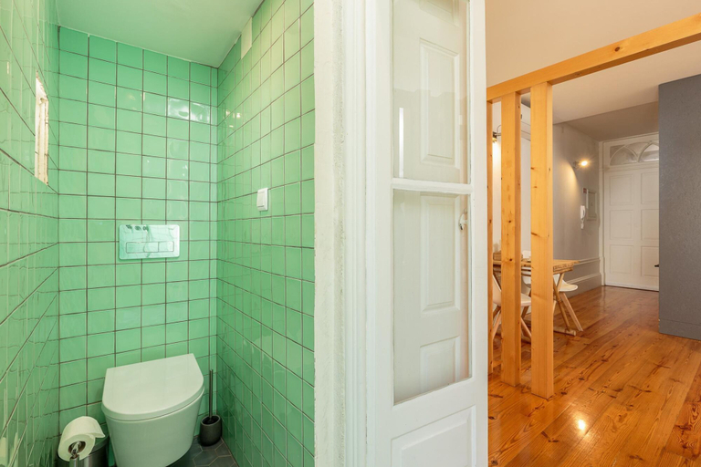 Room 4, Stories 1T in Oporto, Porto