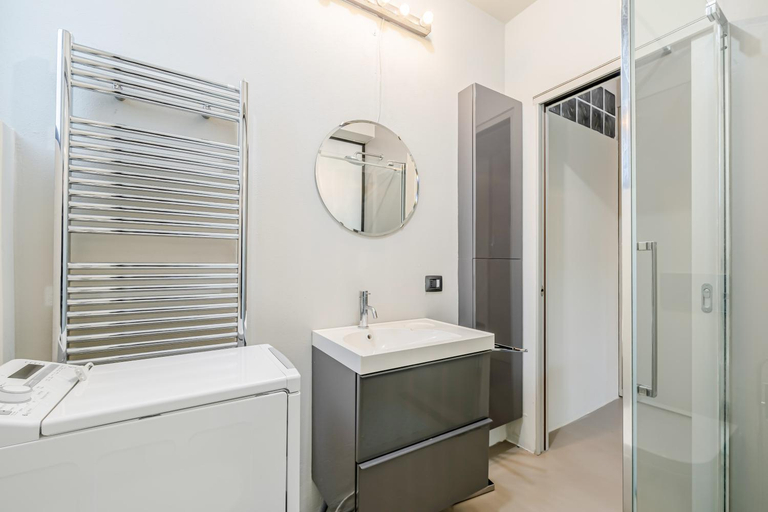 Bathroom 2, Tridentina Apartments - Brescia City - by HOST4U, Brescia