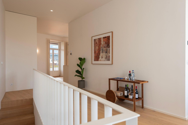 Others 2, Mouzinho 32, Porto