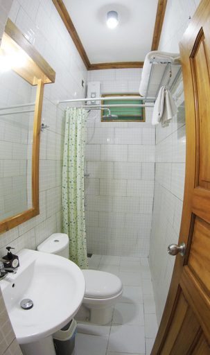 Bathroom, Ithaa Okean , Kaafu Atoll