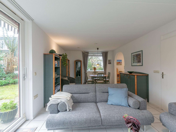 Living room 5, Beautiful Detached Holiday Home in Park, Zijpe