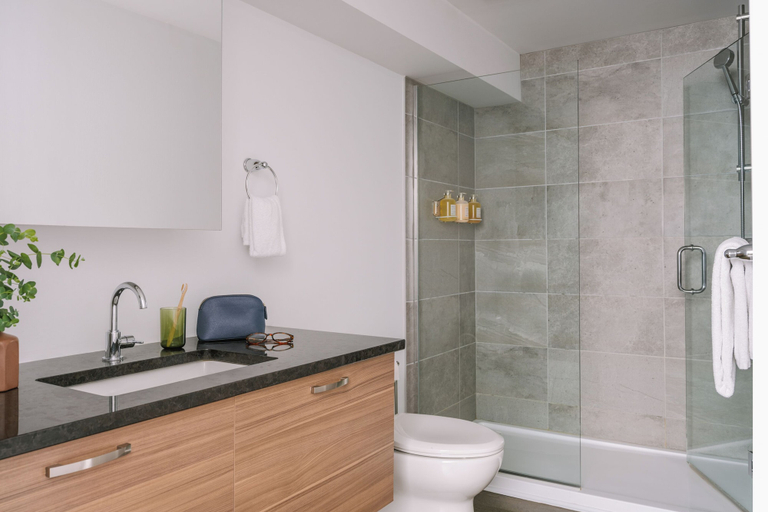 Bathroom 10
