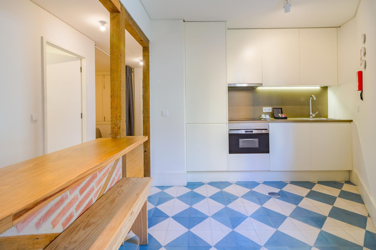 Others 5, Taipas 6 in Oporto With 1 Bedrooms and 1 Bathrooms, Porto