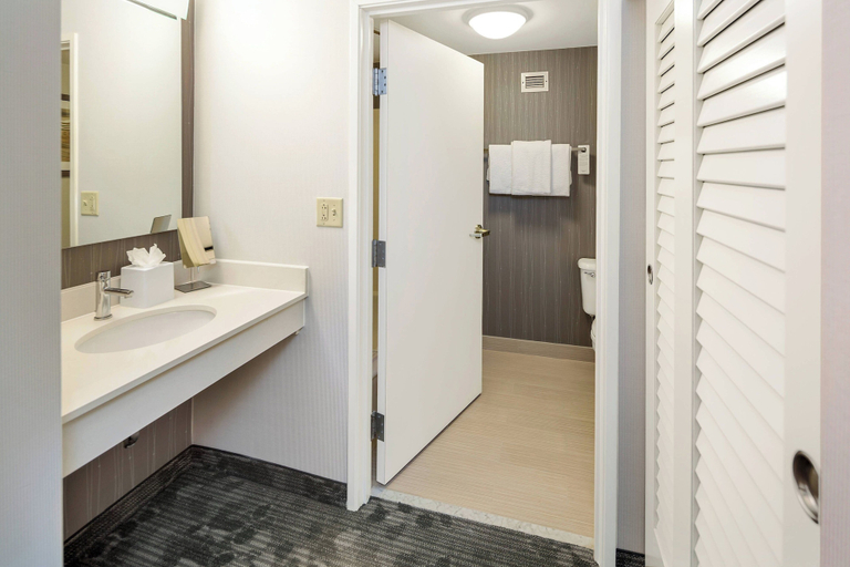 Bathroom 4, Courtyard by Marriott Bryan College Station, Brazos