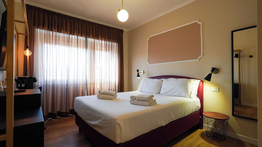 Bedroom 5, SUITES 51, Rome